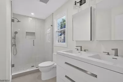 18 Walnut St #A, Summit, NJ 07901 - Photo 11
