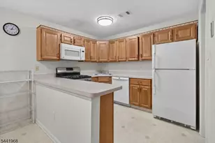 130 Hatfield Ln, East Brunswick Township, NJ 08816 - Photo 5