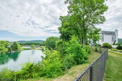 86 Burlington Ct, Hamburg, NJ 07419 - Photo 25