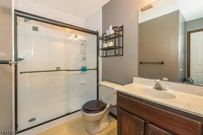 86 Burlington Ct, Hamburg, NJ 07419 - Photo 17
