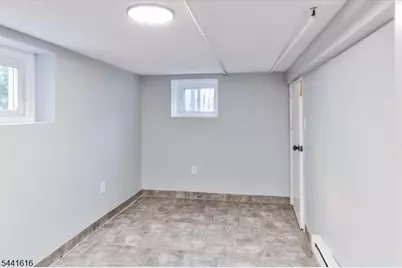 20 Edwin Pl, Newark, NJ 07112 - Photo 33