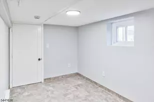 20 Edwin Pl, Newark, NJ 07112 - Photo 31