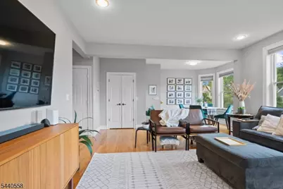 129 Claremont Ave #2, Montclair Twp., NJ 07042 - Photo 9