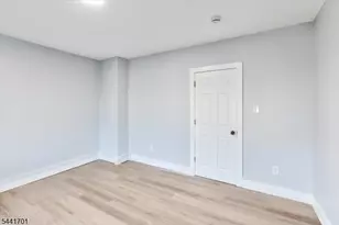 22 Edwin Pl, Newark, NJ 07112 - Photo 37