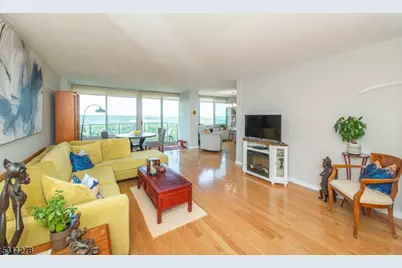 1 Claridge Dr #725, Verona Twp., NJ 07044 - Photo 11