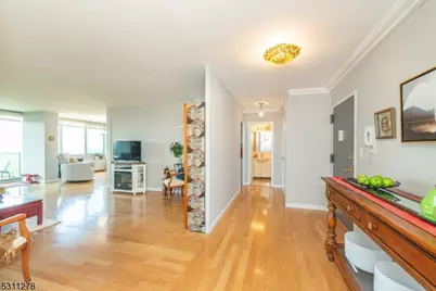 1 Claridge Dr #725, Verona Twp., NJ 07044 - Photo 3