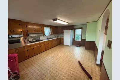 6 Thacher Ave, Greenwich Township, NJ 08886 - Photo 3