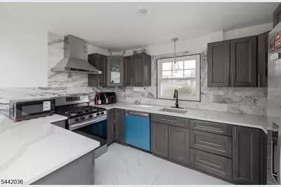 287 Atlantic Dr, Parsippany, NJ 07054 - Photo 9
