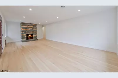 21 E Central Ave, Bergenfield, NJ 07621 - Photo 3