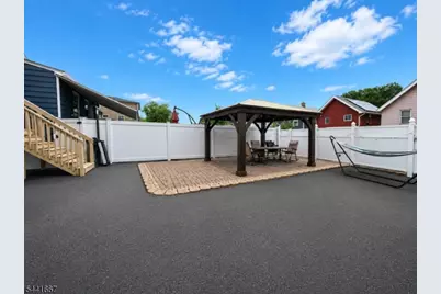 408 Forest St, Kearny, NJ 07032 - Photo 9