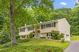 65 Fawnridge Dr, Washington Township, NJ 07853 - Photo 1