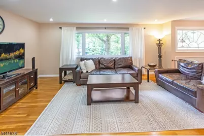 65 Fawnridge Dr, Washington Township, NJ 07853 - Photo 5
