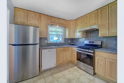 17 Brook Pl, West Orange Township, NJ 07052 - Photo 9