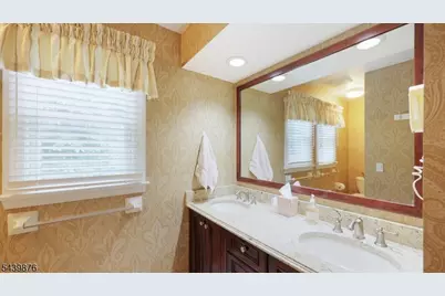 18 Glen Ridge Dr, Washington Township, NJ 07853 - Photo 31