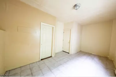 131 S 8th St #2, Newark, NJ 07107 - Photo 5