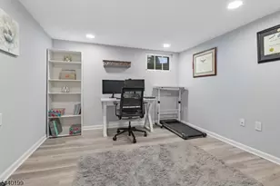 2556 Mountain Ave, Scotch Plains Township, NJ 07076 - Photo 17