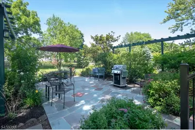 69 W Oak St, Bernards Township, NJ 07920 - Photo 23