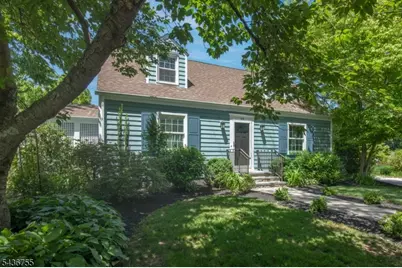 69 W Oak St, Bernards Township, NJ 07920 - Photo 1