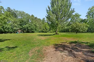 401 Bloomsbury Rd, Franklin Township, NJ 08804 - Photo 29