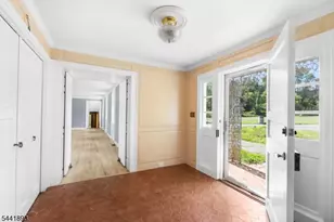401 Bloomsbury Rd, Franklin Township, NJ 08804 - Photo 5