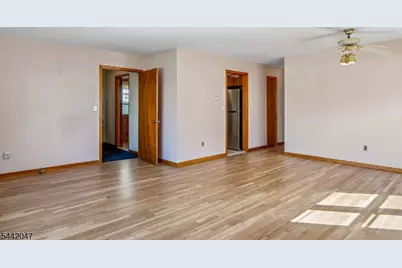 27 Crystal St, North Arlington, NJ 07031 - Photo 5