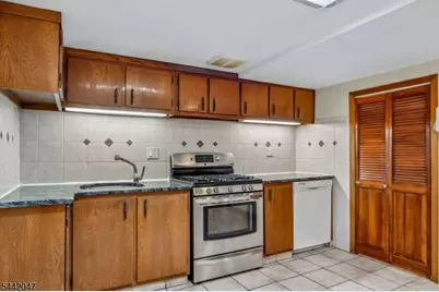 27 Crystal St, North Arlington, NJ 07031 - Photo 23