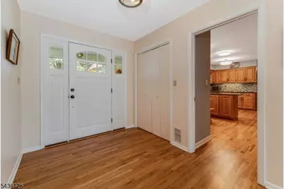 7 Sky View Garden Rd, Clinton Township, NJ 08833 - Photo 5