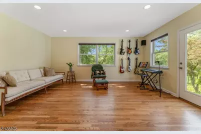 7 Sky View Garden Rd, Clinton Township, NJ 08833 - Photo 15