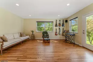 7 Sky View Garden Rd, Clinton Township, NJ 08833 - Photo 15