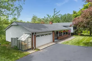 7 Sky View Garden Rd, Clinton Township, NJ 08833 - Photo 1