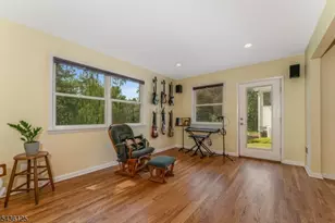 7 Sky View Garden Rd, Clinton Township, NJ 08833 - Photo 15