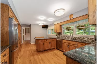 7 Sky View Garden Rd, Clinton Township, NJ 08833 - Photo 5