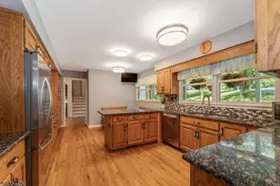 7 Sky View Garden Rd, Clinton Township, NJ 08833 - Photo 5
