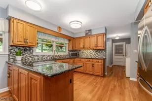 7 Sky View Garden Rd, Clinton Township, NJ 08833 - Photo 7