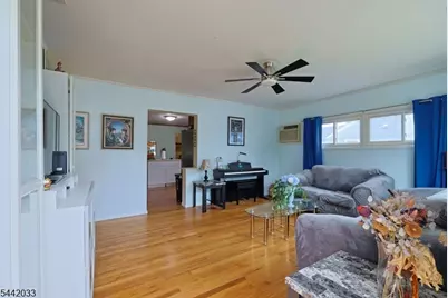 1429 Washington Ave, Pompton Lakes, NJ 07442 - Photo 5
