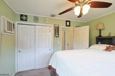 1429 Washington Ave, Pompton Lakes, NJ 07442 - Photo 9