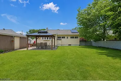 1429 Washington Ave, Pompton Lakes, NJ 07442 - Photo 17