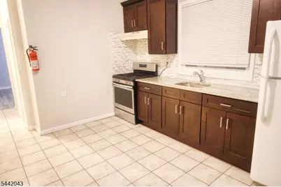 9 Emerson Pl, Newark, NJ 07114 - Photo 3