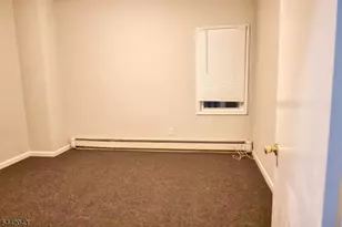 9 Emerson Pl, Newark, NJ 07114 - Photo 5