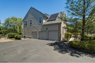 5 Rue Cezanne, Franklin Township, NJ 08873 - Photo 3