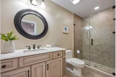 18 Berkshire Pl, Englewood, NJ 07632 - Photo 25