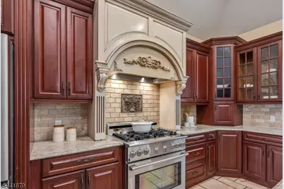 18 Berkshire Pl, Englewood, NJ 07632 - Photo 7