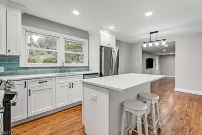 27 Dogwood Rd, Morris Plains, NJ 07950 - Photo 5