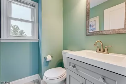 27 Dogwood Rd, Morris Plains, NJ 07950 - Photo 9