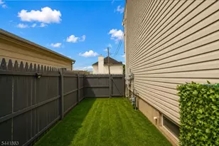 20 Cliff Ave, Woodbridge Township, NJ 08863 - Photo 9