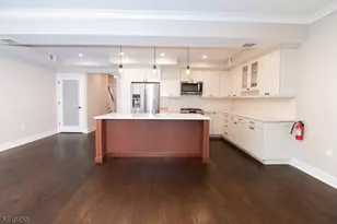 14 Clover Ct, Berkeley Heights Township, NJ 07922 - Photo 3