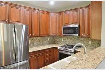 1 Greenwich Ct, Mount Olive, NJ 07828 - Photo 5