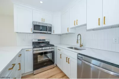 363 Park St, Hackensack, NJ 07601 - Photo 9