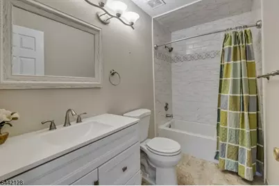 430 Poets Way, Mahwah, NJ 07430 - Photo 23