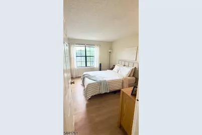 81 Fisher Dr, Franklin Township, NJ 08823 - Photo 7